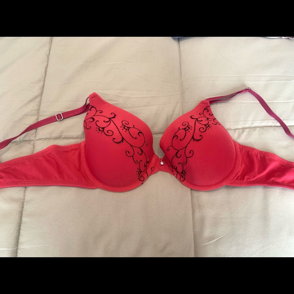 Maidenform red and black bra, size 36B